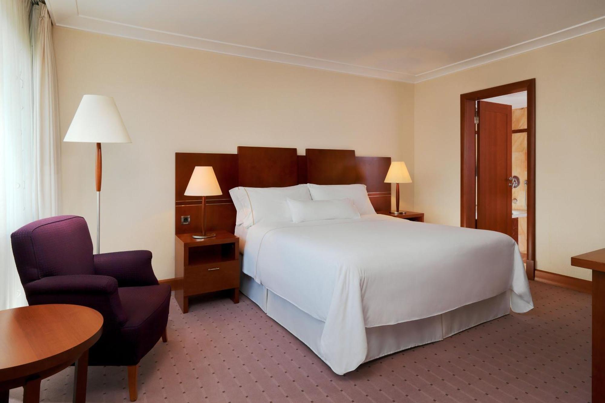 The Westin Zagreb Hotel Exterior photo A room at the hotel