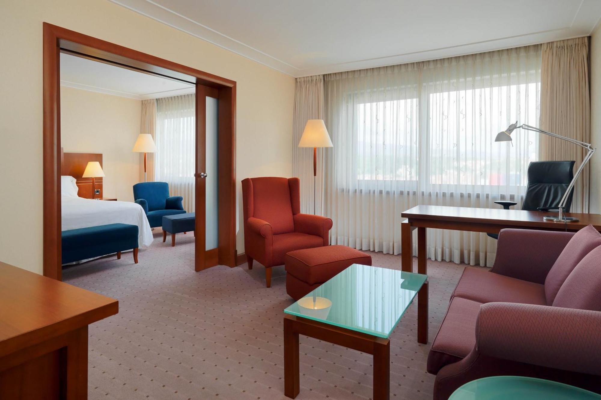 The Westin Zagreb Hotel Exterior photo Suite
